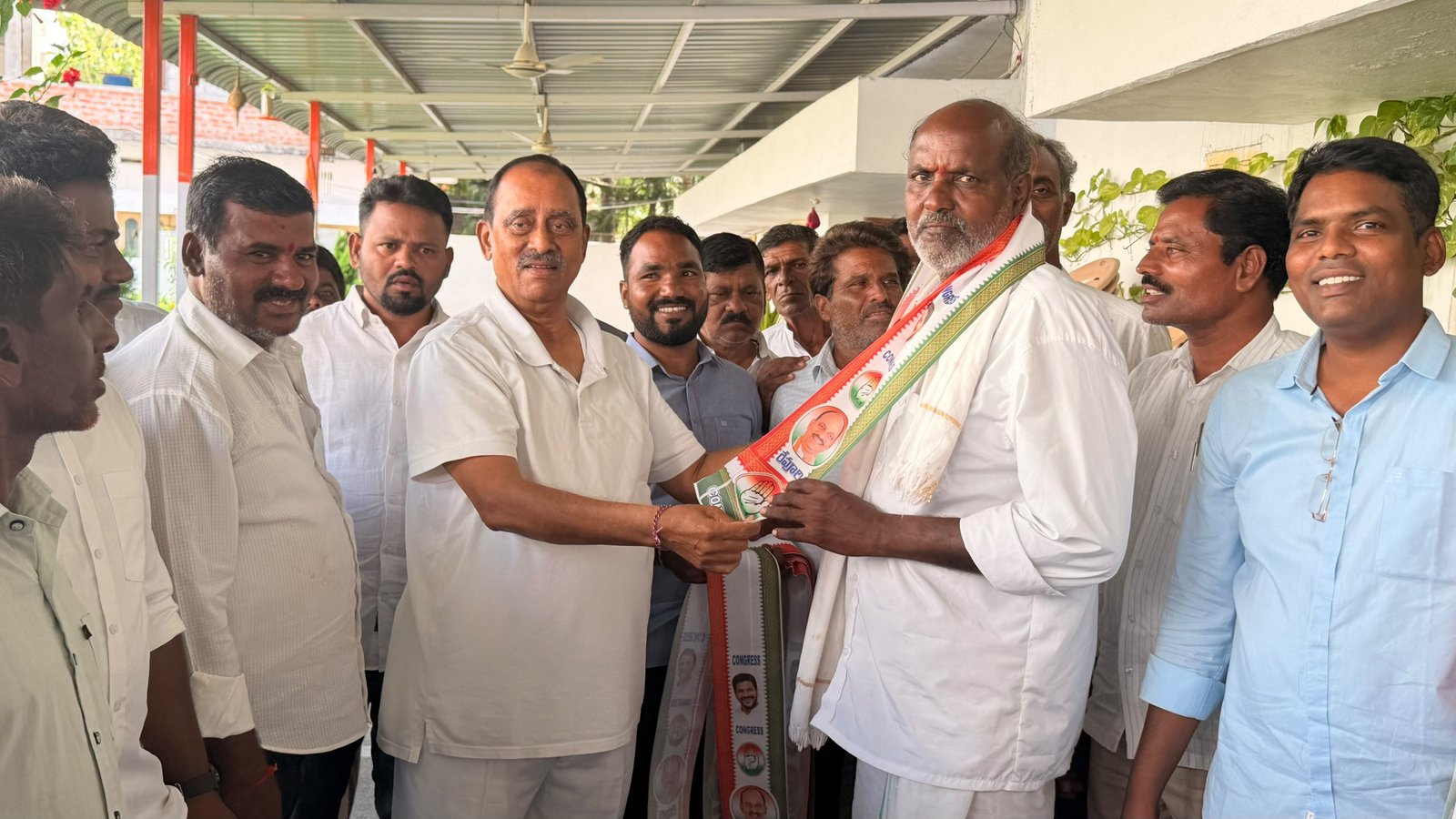 ఎమ్మెల్సీ పోచంపల్లి స్వగ్రామం లో బీఆర్ఎస్‌కు  బిగ్ షాక్.. - Additional Image