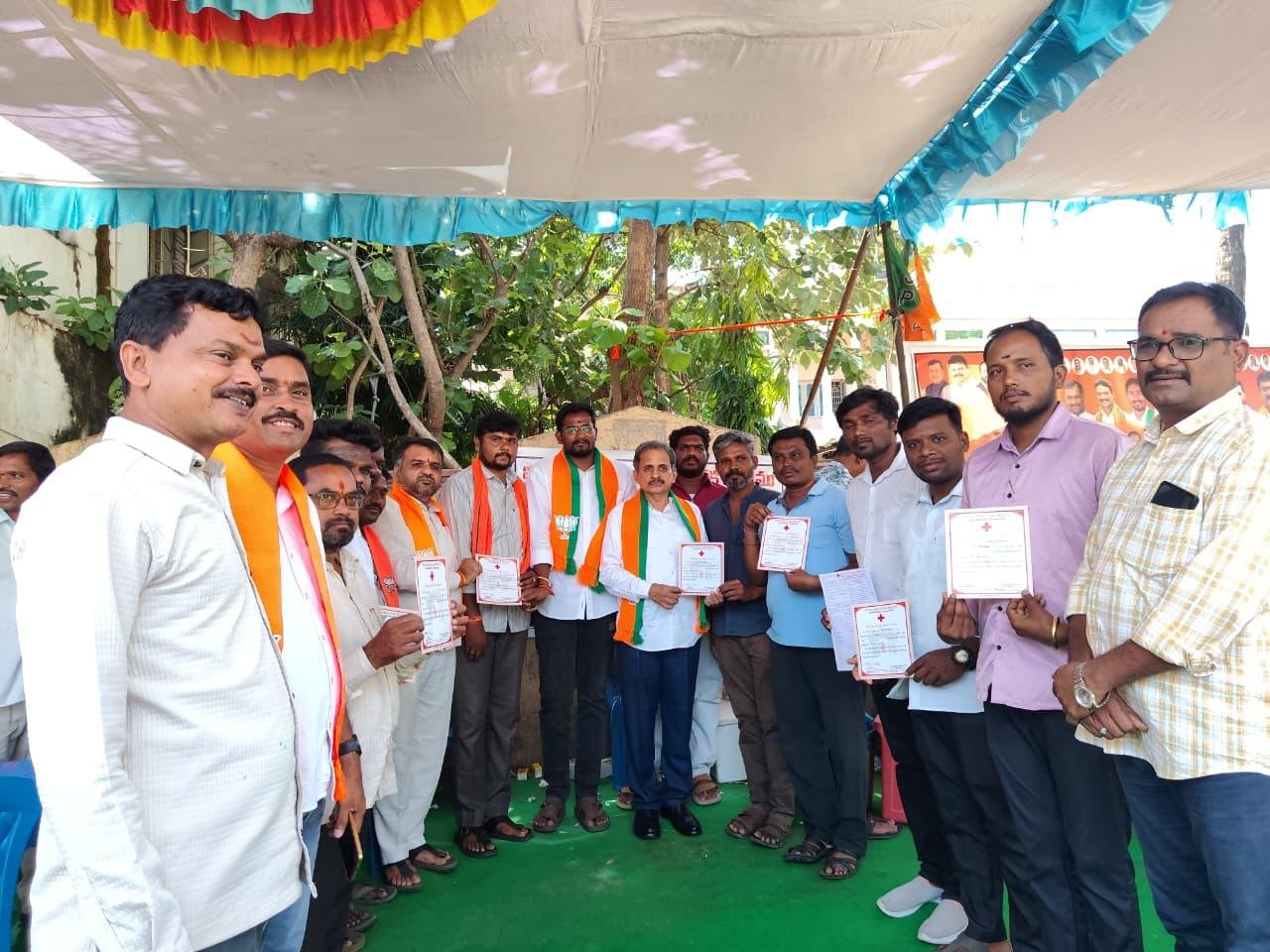 పరకాలలో సేవా సంకల్ప్ అభియాన్‌లో మెగా రక్తదాన శిబిరం - Additional Image