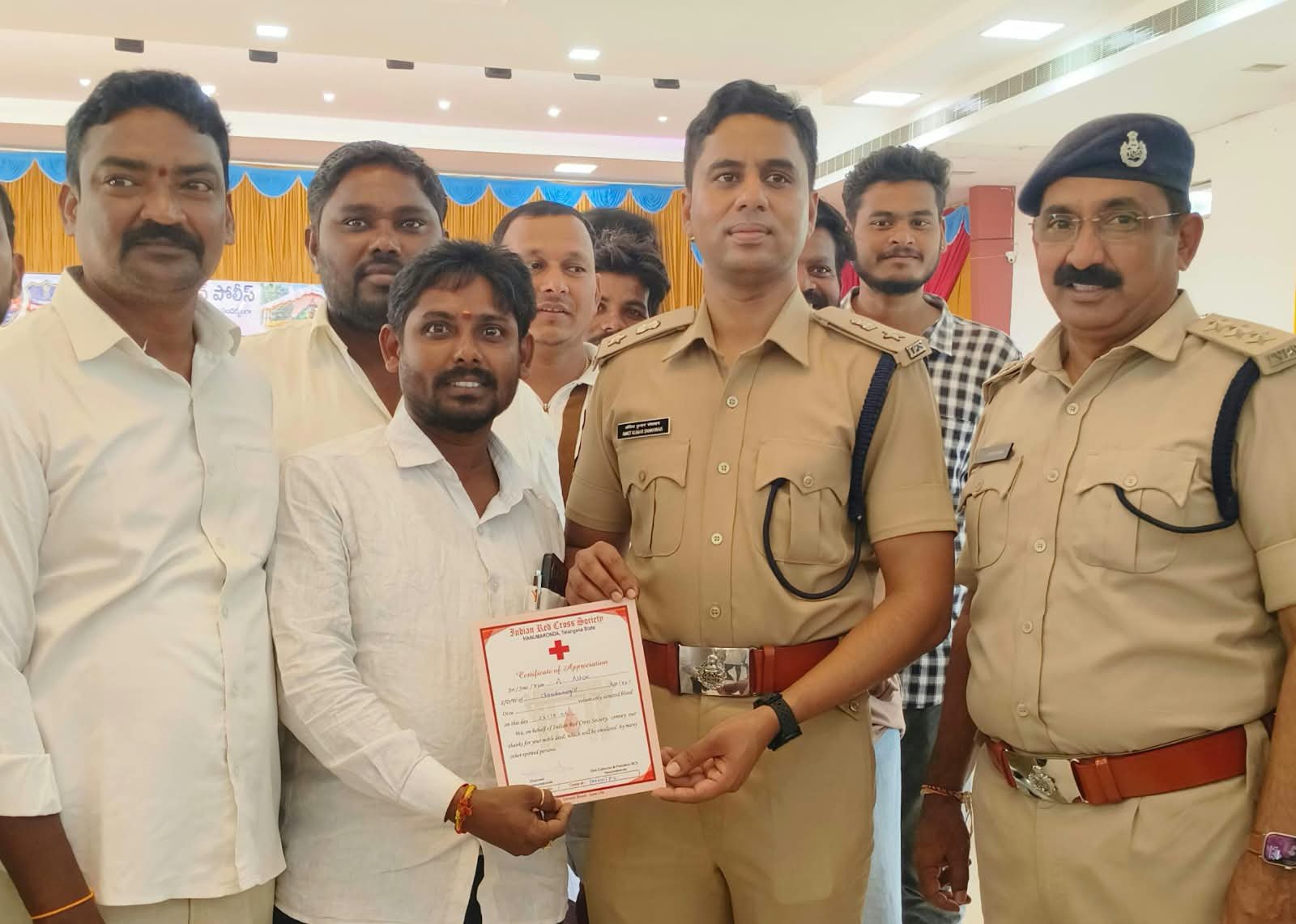 పోలీసుల త్యాగాలు మరువలేనివి